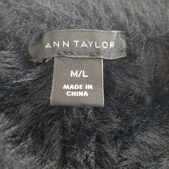 ANN TAYLOR MED/ LARGE TRI COLOR SOFT FAUX FUR PANCHO GORGEOUS  NEW - Picture 4 of 6